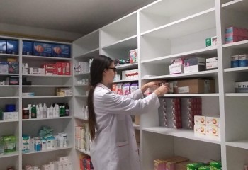 Uczennica podczas stażu w miejscu pracy