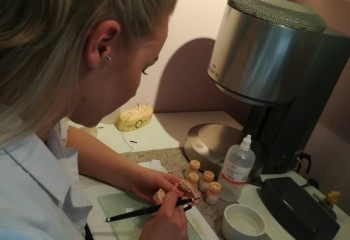 Uczennica podczas stażu