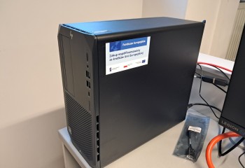 Komputer stacjonarny z oprogramowaniem do drukowania prac protetycznych w technologii 3D