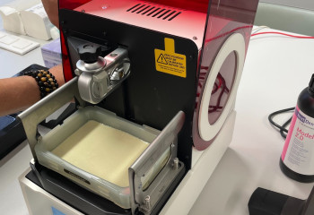 sprzęt przeznaczony do drukowania pracy w technologii 3D